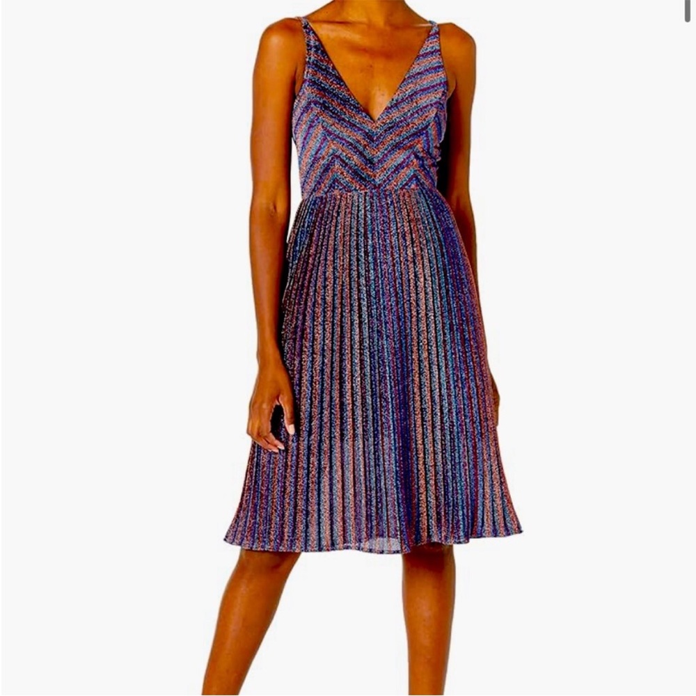 NWT Dress the Population Haley Metallic Stripe V-neck Cocktail Dress - Picture 5 of 16